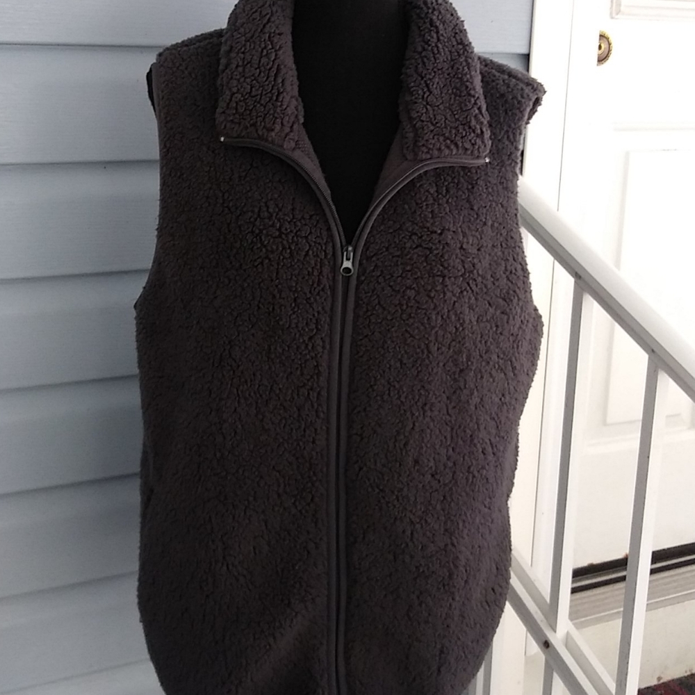 NWT Sabrina Lauren NY gray polyester vest.